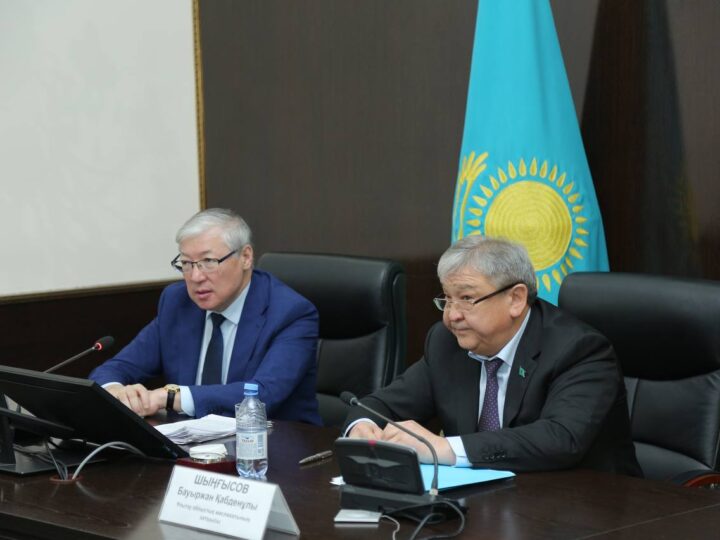 Ұлытау облыстық мәслихатының депутаттары білім беру мәселелерін қарады