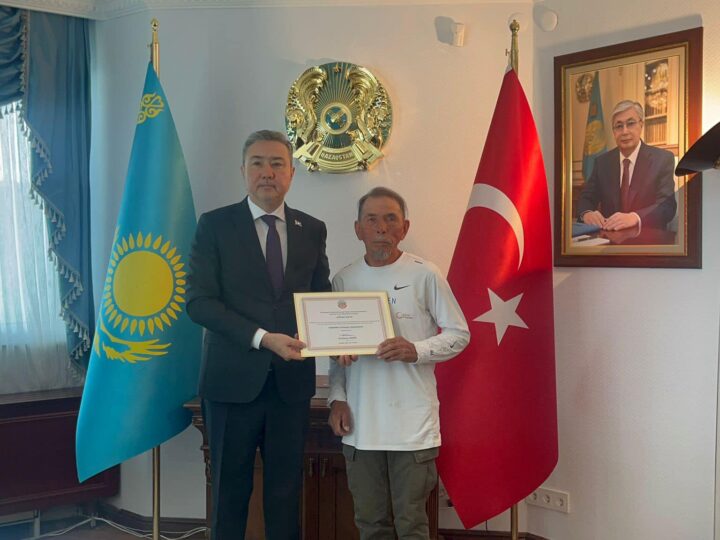 Сәрсенбай ата Стамбұлды бетке алды