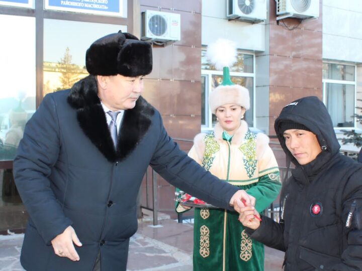 Жаңа көліктер табысталды