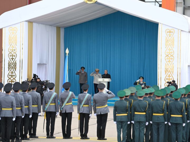 Мемлекет басшысы әскеріміздің сапында өз ісінің нағыз кәсіби мамандары қызмет ететінін жеткізді