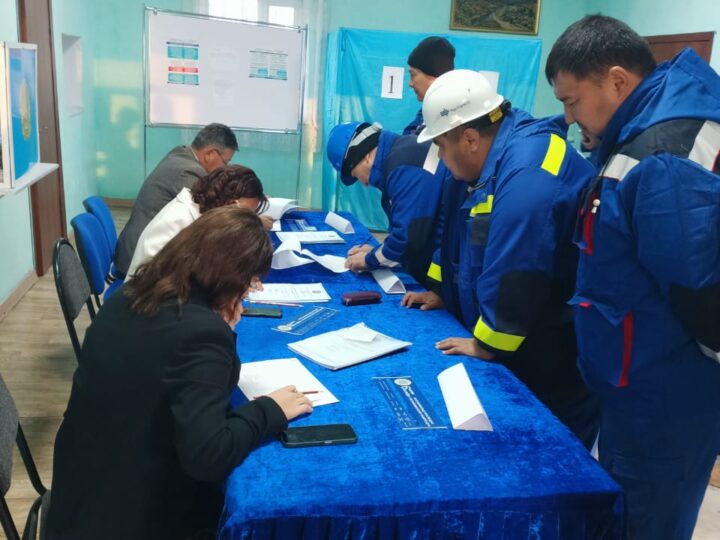 Ұлытау ауданында референдумға дауыс беру басталды