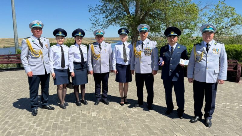 Сәтбаев қаласының Жеңіс саябағында полиция қызметкерлерінің ұйымдастыруымен Ұлы Жеңістің 80 жылдығына арналған концерт өтті