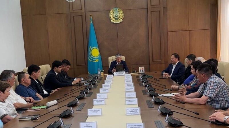 Ұлытау облысының әкімі кәсіпкерлермен кездесті