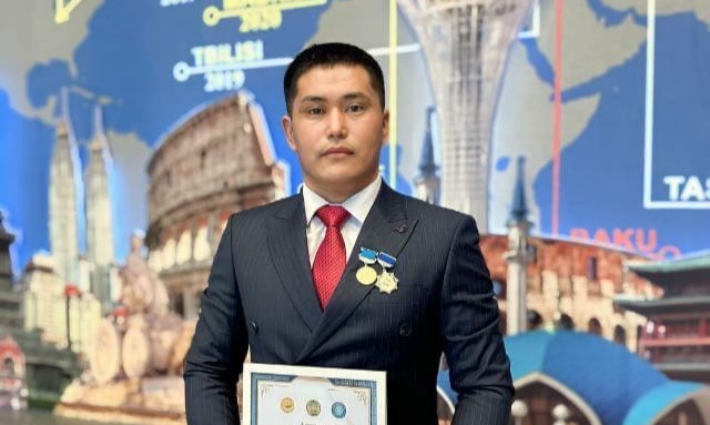 ӨРЕСІ БИІК ӨНЕР ИЕСІ