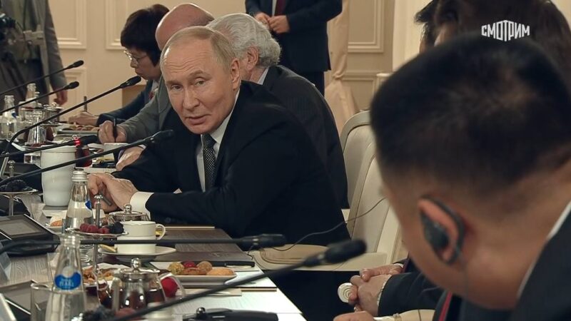 «Я не вижу никаких осложняющих моментов в развитии наших отношений» — Владимир Путин