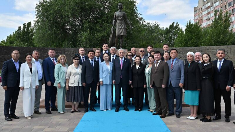 Президент: Ақтөбеге Әлия Молдағұлованың 100 жылдығына орай арнайы келдім