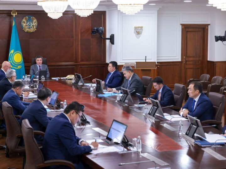 Олжас Бектенов халықтың шағымдары туралы: сумен жабдықтау саласындағы кешігіп жатқан жобаларды толық аяқтау үшін түбегейлі шаралар қабылдау қажет