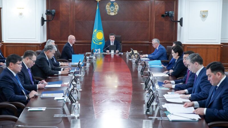 Бағаны тұрақтандыру – Үкімет пен әкімдіктер жұмысының маңызды басымдығы – Олжас Бектенов