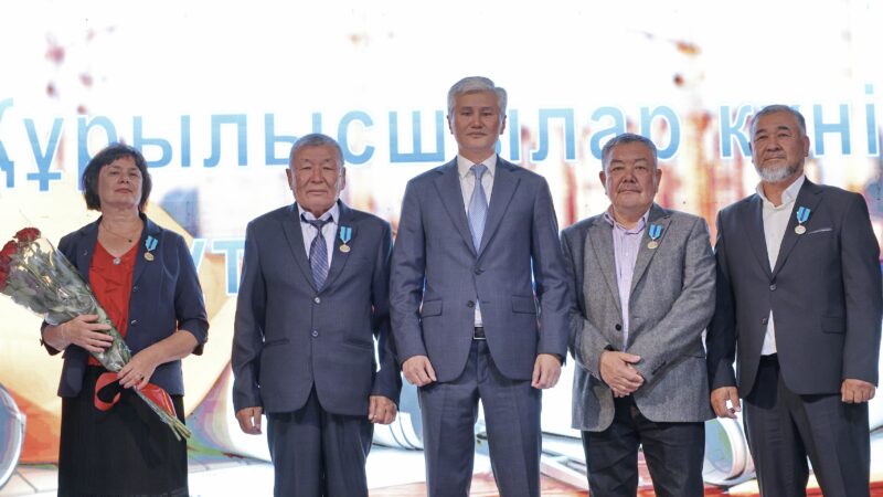 Құрылысшылар құрмет төрінде