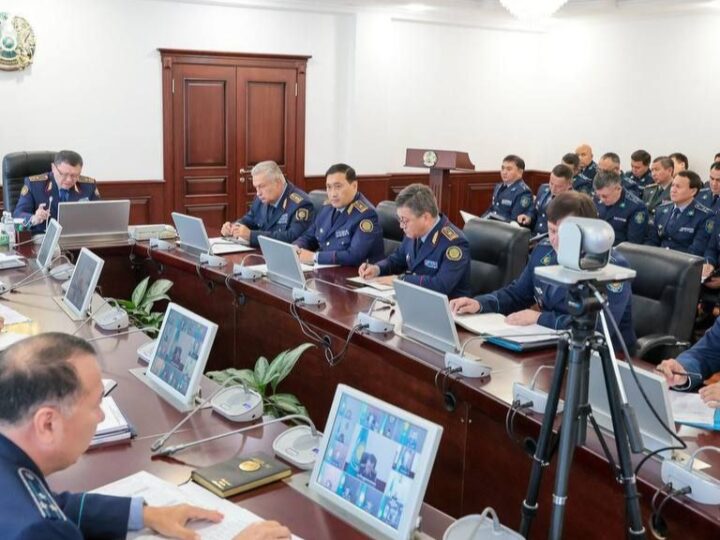 Полицейлер жаңа оқу жылы қарсаңында қауіпсіздік шараларын күшейтіп жатыр