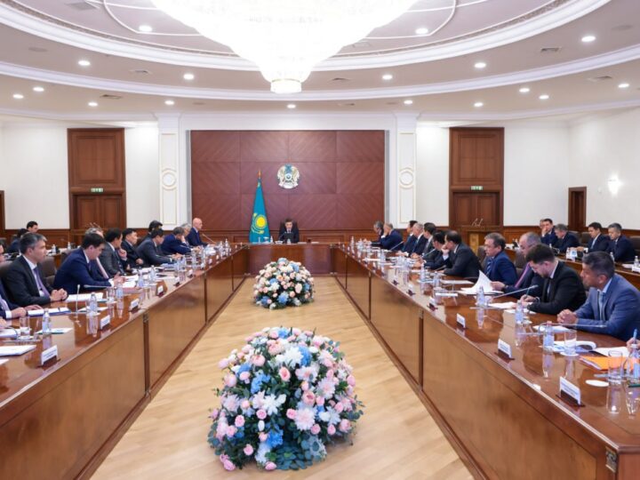 Олжас Бектенов бизнес өкілдерімен тау-кен металлургия кешенінің даму мәселелерін талқылады