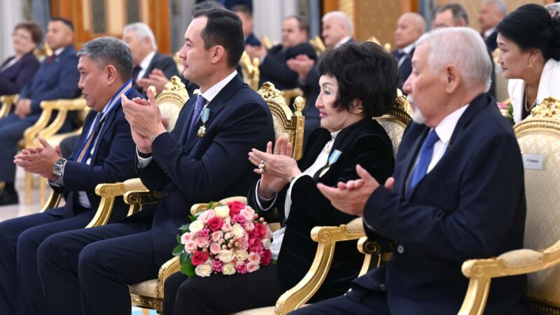 Мемлекет басшысы қоғамдағы еңбек адамының орны туралы пікір білдірді