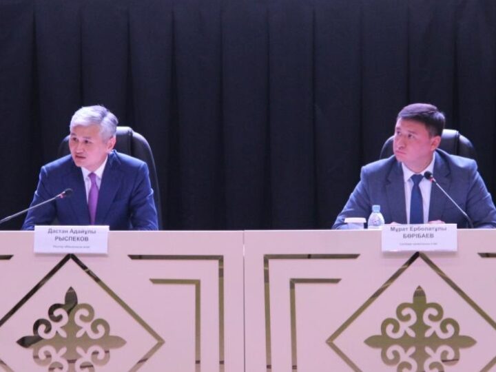 Ұлытау облысының әкімі Дастан Рыспеков Сәтбаев қаласының халқымен кездесті