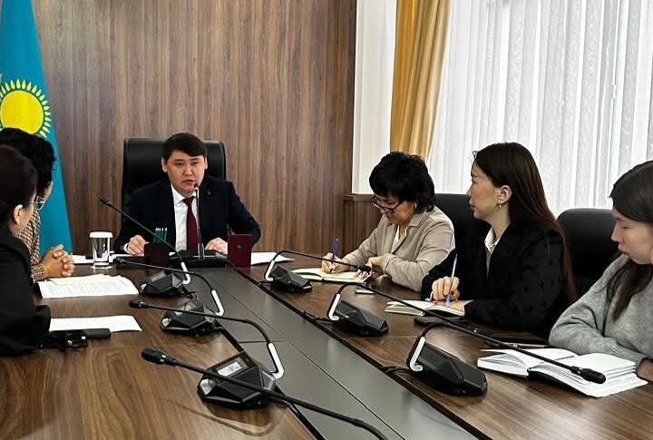 Ұлытау облысында мемлекеттік қызметтен теріс себептермен босатылған адамдарды есепке алу карточкасын толтыру тәртібі түсіндірілді