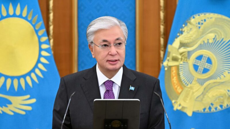 Президент алдағы Ұстаздар күнімен құттықтады