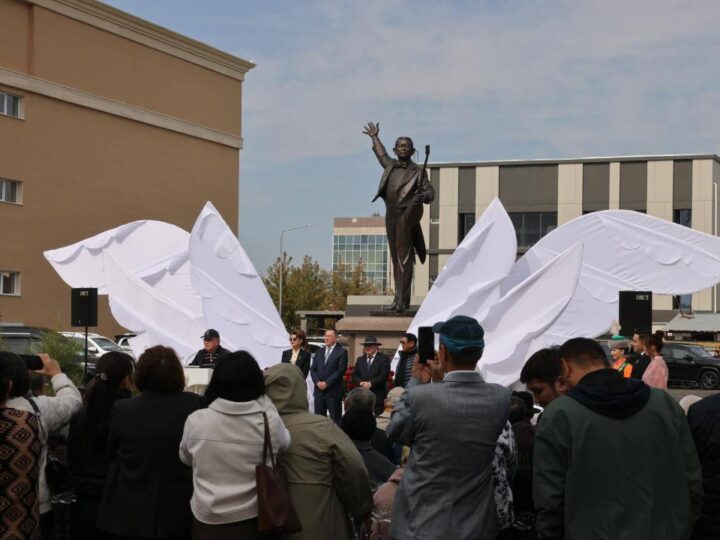 Мемлекет басшысы Нұрғиса Тілендиевтің ескерткішінің ашылуына орай құттықтау жолдады