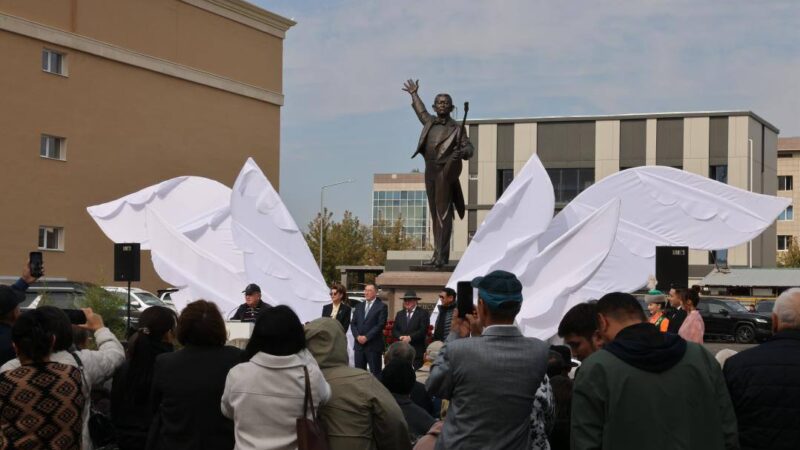 Мемлекет басшысы Нұрғиса Тілендиевтің ескерткішінің ашылуына орай құттықтау жолдады