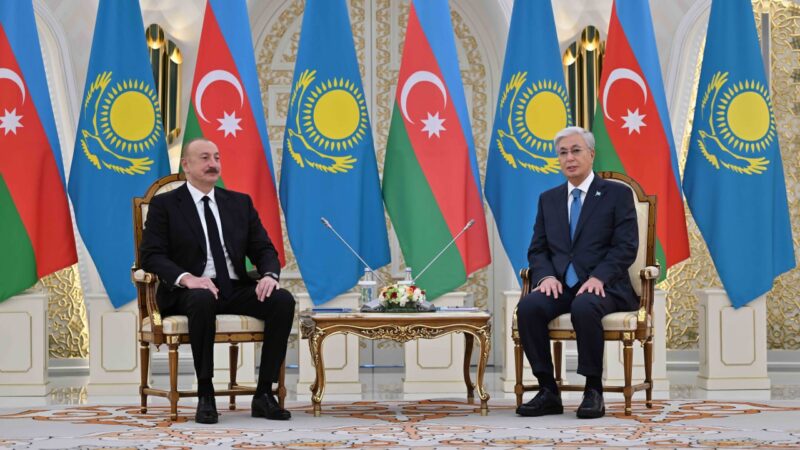 Мемлекет басшысы Әзербайжан Президентімен келіссөз жүргізді