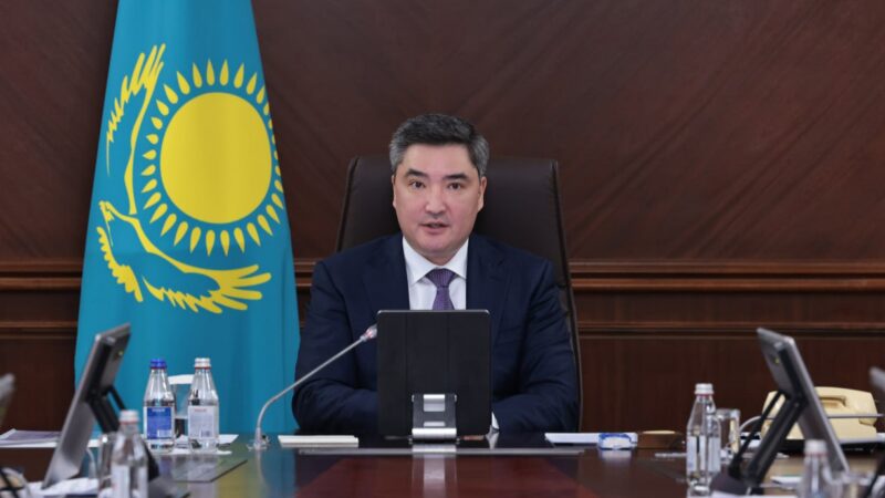 Олжас Бектенов жыл соңына дейін тұрмыстық газ баллондарын өндіру мәселесін шешуді тапсырды