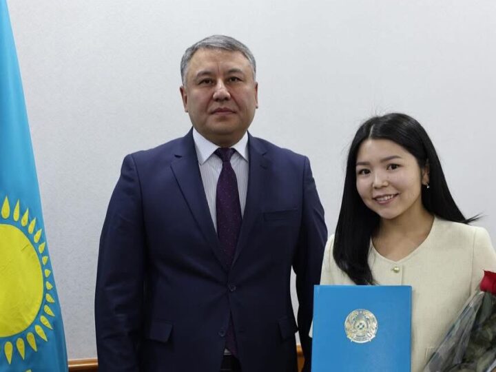 Облыс әкімі Президенттік жастар кадр резервінің мүшесін құттықтады