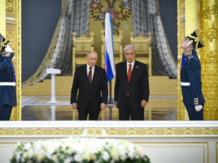 Қасым-Жомарт Тоқаев пен Владимир Путин екі ел делегацияларының қатысуымен кеңейтілген құрамда келіссөз жүргізді