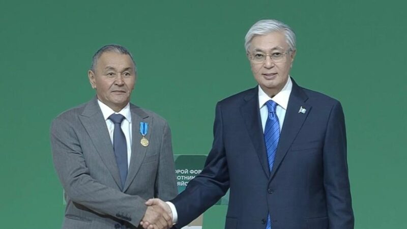 Президент Ұлытау облысының Ауыл шаруашылығы еңбеккерін «Ерен еңбегі үшін» медалімен марапаттады