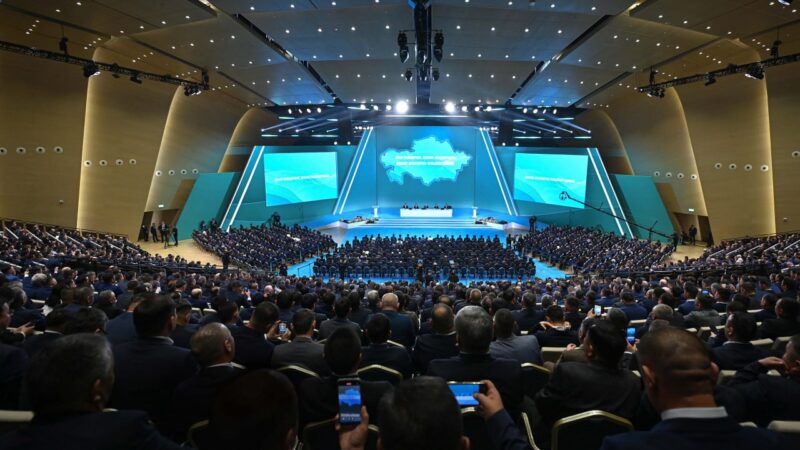 Президент: «Ауыл әкімдері міндетті түрде білікті маман болуға тиіс»