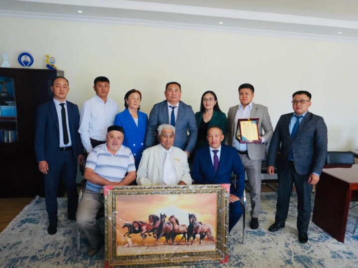 Болмысы бөлек қаламгер   