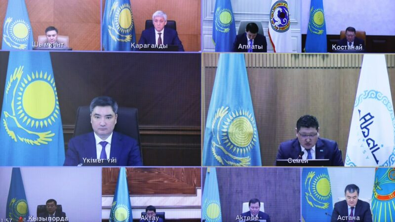 Премьер-Министр жұмыс қарқыны баяу Абай және Ұлытау облыстары әкімдерін тыңдады: өңірлерде полигондардың 36% және 53%-ы ғана жойылған