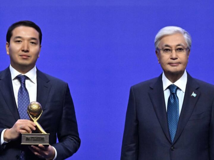 Президент Қасым-Жомарт Тоқаев «Алтын сапа» және «Парыз» байқауларына қатысқан кәсіпкерлердің барлығына алғыс айтып, лауреаттарды марапаттады