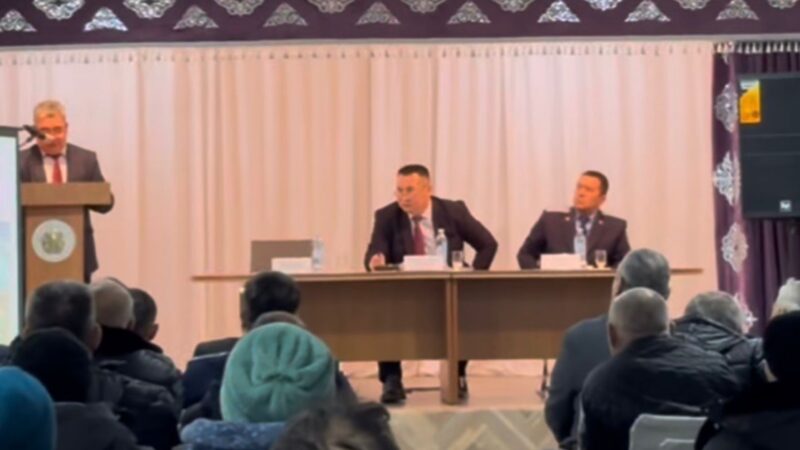 Аманкелді ауылында аудан басшысымен кездесу өтті