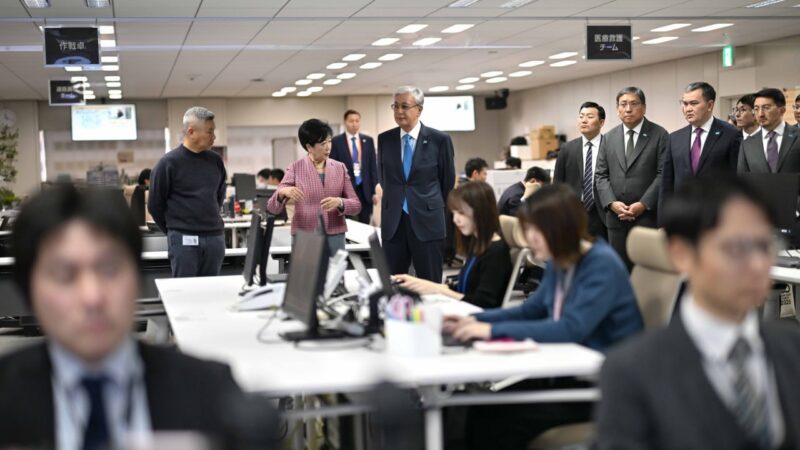 Президент Токионың Төтенше жағдайлар жөніндегі ахуалдық орталығын аралап көрді