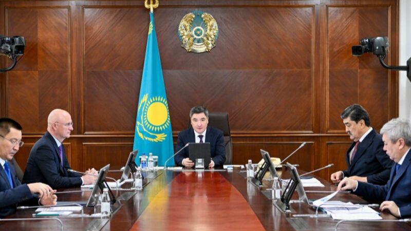 «Таза көмір» және эмиссияларға мониторинг жүргізудің автоматтандырылған жүйесі: Олжас Бектенов «Жасыл экономика» жөніндегі кеңестің отырысын өткізді