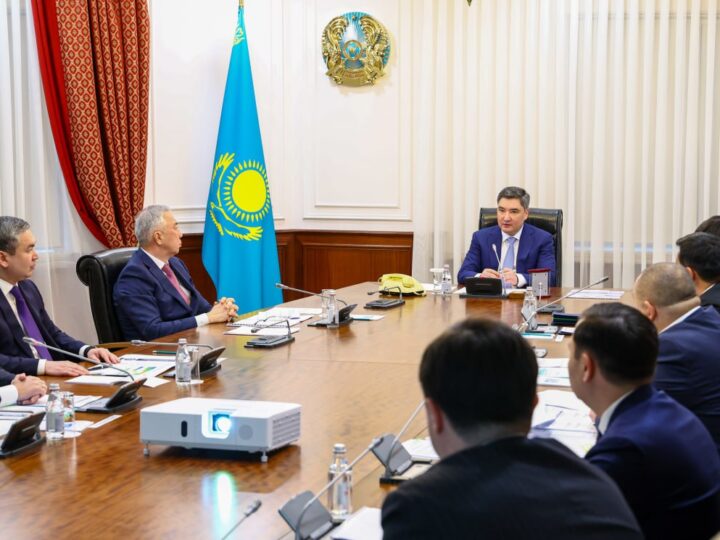 Олжас Бектенов арнайы экономикалық және индустриялық аймақтар инфрақұрылымын дамыту мәселесі бойынша кеңес өткізді