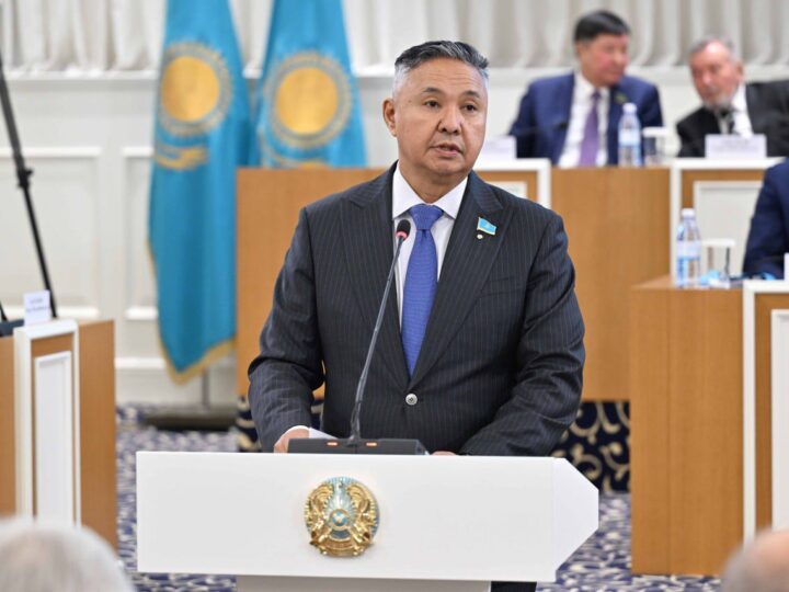 Азат Перуашев: Реформа Қазақстан Конституциясының дәйекті эволюциясын жалғастыруда