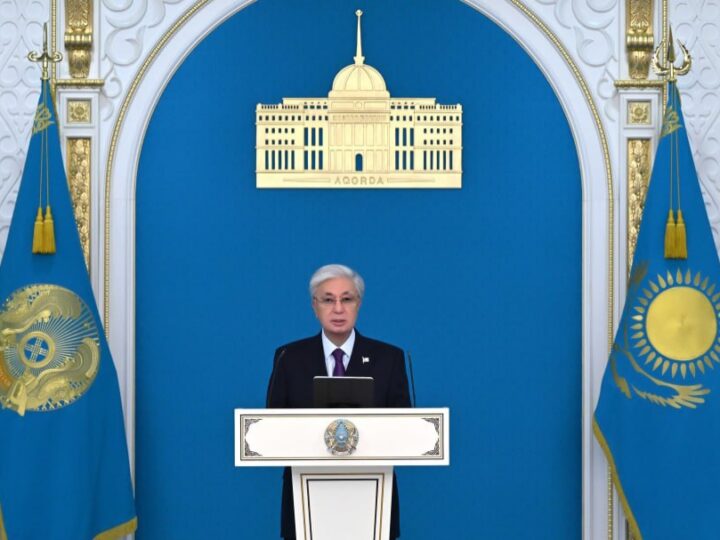 Президент Қысқы Олимпиада ойындары мен Паралимпиадаға қатысатын ұлттық құрама мүшелеріне Мемлекеттік туды тапсырды