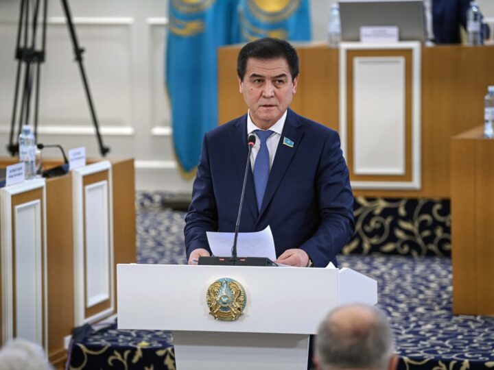 Конституциялық комиссия екінші отырысында «Құрылтай», «Халық кеңесі» бөлімдері бойынша нормаларды талқылады