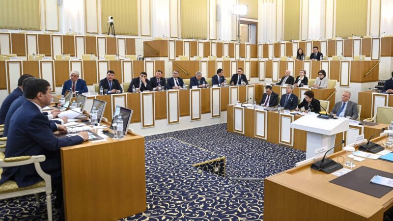 Конституциялық комиссия түзетулер жобасын талқылауға кірісті