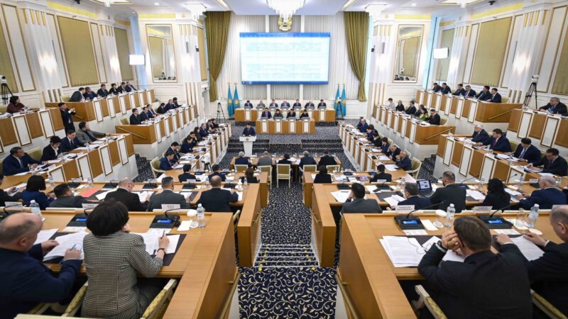 Қазақстанда неке мен отбасы құндылықтары конституциялық деңгейде күшейтіледі