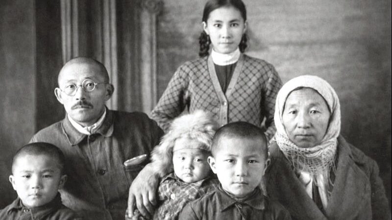 Бір отбасы, бір дәуір, бір шойын жол