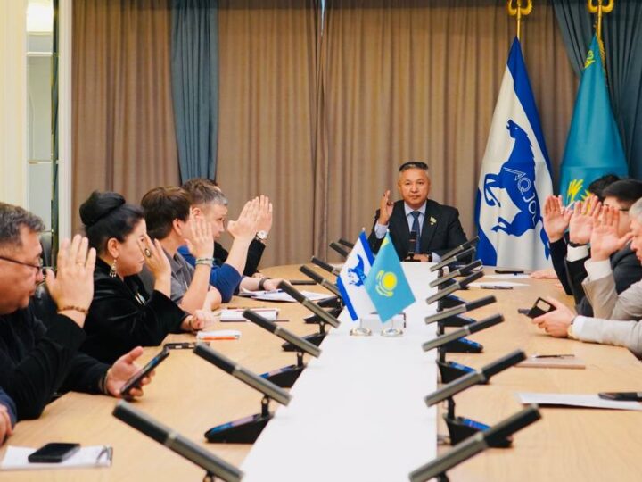 В Центральном офисе Демократической партии «Ак жол» состоялось совместное заседание президиума Нацсовета и парламентской фракции