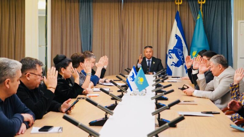 В Центральном офисе Демократической партии «Ак жол» состоялось совместное заседание президиума Нацсовета и парламентской фракции