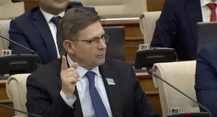 Депутат Пономарев: жаңа Конституция Қазақстандағы қоғамдық келісім мен бірлікті нығайтады