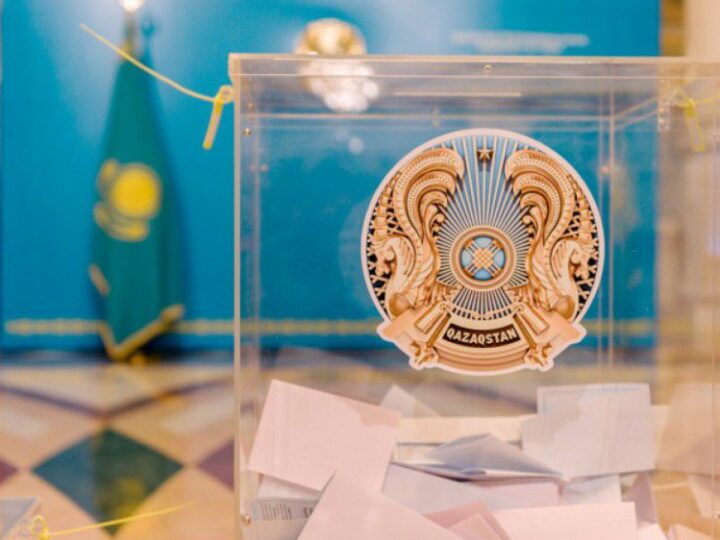 Құрылтай депутаттары жалпыға бірдей, тең жəне төте сайлау құқығы негізінде жасырын дауыс беру арқылы сайланады