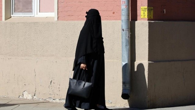 Заң талабы – ашық қоғам кепілі: енді қоғамдық орында бет-әлпетті жасыруға болмайды