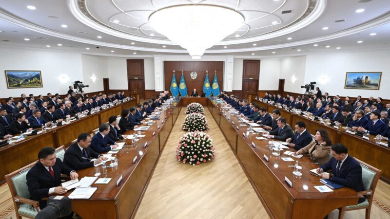 Олжас Бектенов Президентке ел экономикасын нығайту жөніндегі тапсырмалардың жүзеге асырылу барысы туралы баяндады