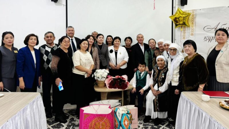 Ардагер кітапханашы – құрмет құшағында