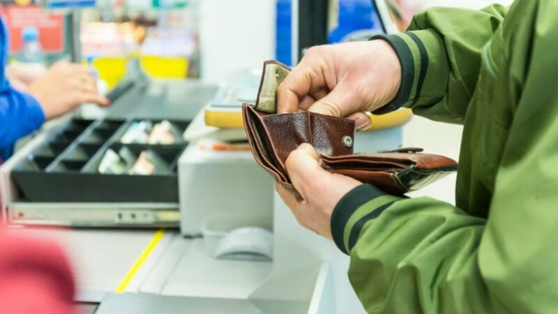 Вопрос: может ли продовец требовать оплатить наличными, аргументирую это тем, что при оплате наличными цена дешевле?