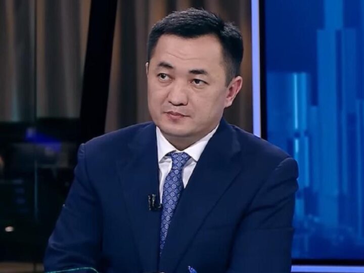 Айбек Дадебай: Президент лично участвовал в подготовке текста новой Конституции