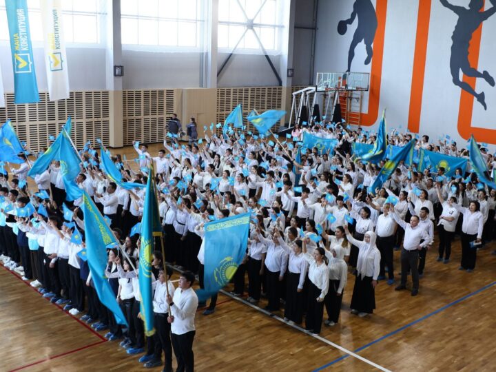 Ұлытауда жаңа Конституцияны қолдауға арналған форумға мыңға жуық жас жиналды